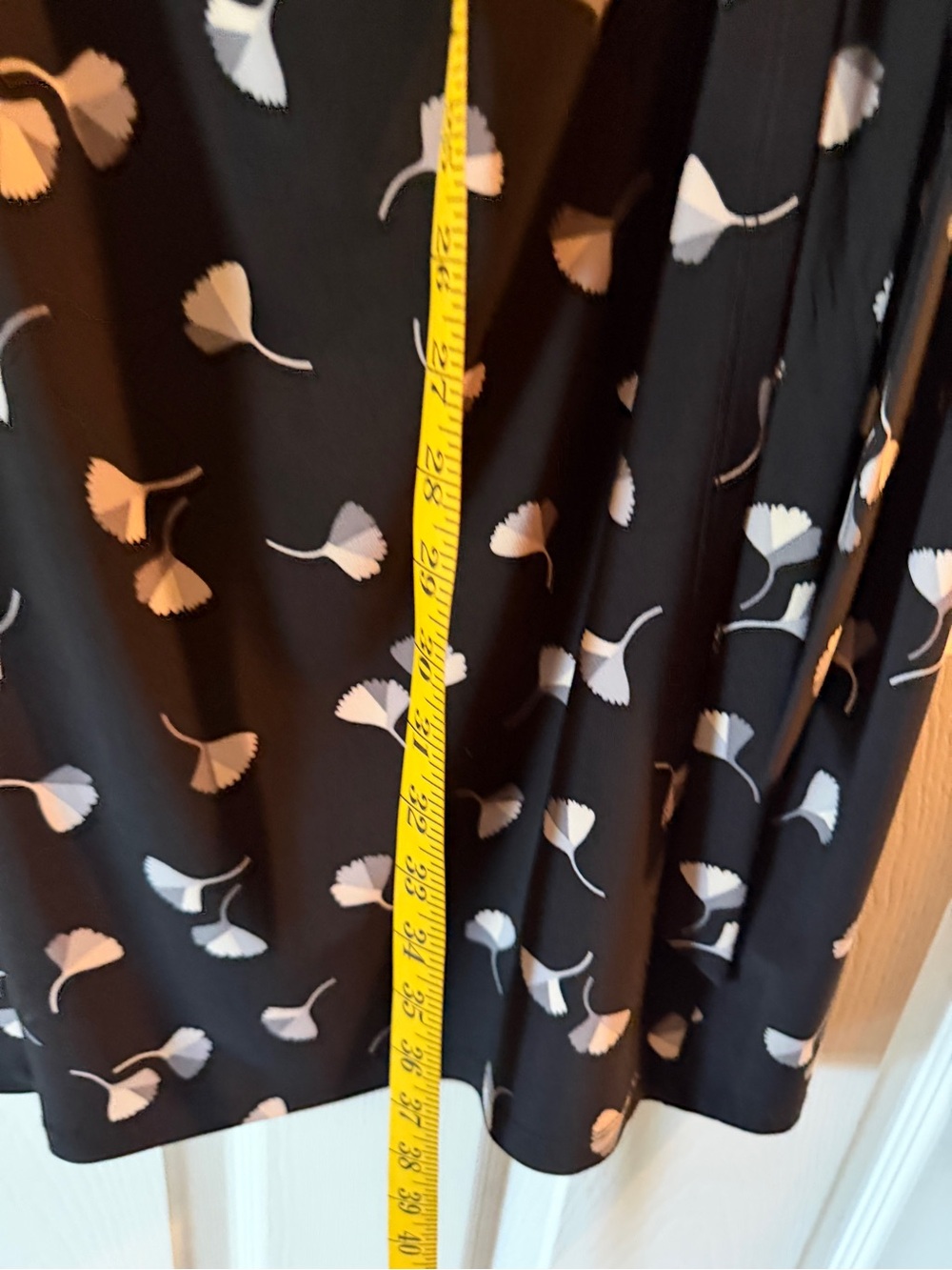 Anne Klein Black Wrap Midi Dress with Ginko Leaf Print- so cute and comfy too! - Picture 7 of 9